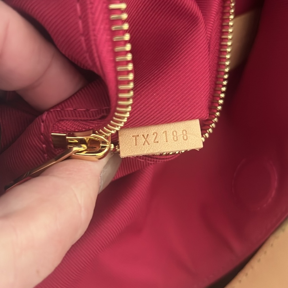Beautiful Authentic Louis Vuitton Gracefull MM - Picture 12 of 16